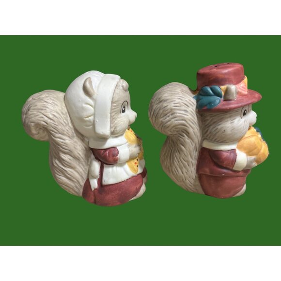 Pilgrim Squirrels Ceramic Salt and Pepper Shakers Novelty - Picture 4 of 9